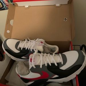 NWOT IN BOX MENS NIKE AIR MAX EXCEE